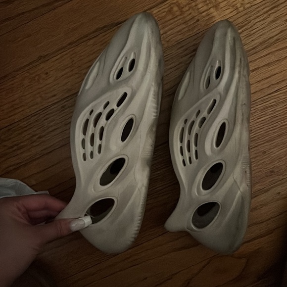 Yeezy foams SAND - Picture 3 of 3